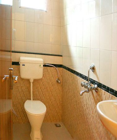 Tri-Star Residency Hotel Kochi Екстериор снимка